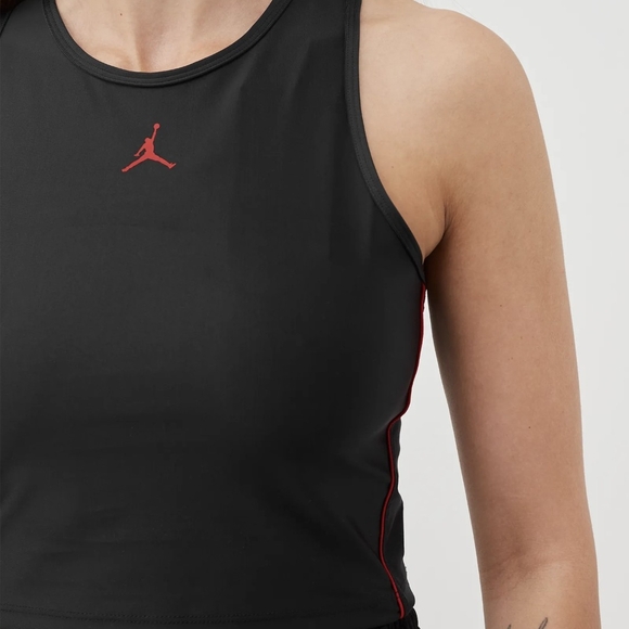 Tops - The Jordan Essentials Crop Top